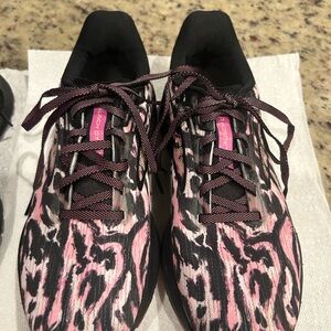 Brooks Women's Athletic Shoes in Pink and Black